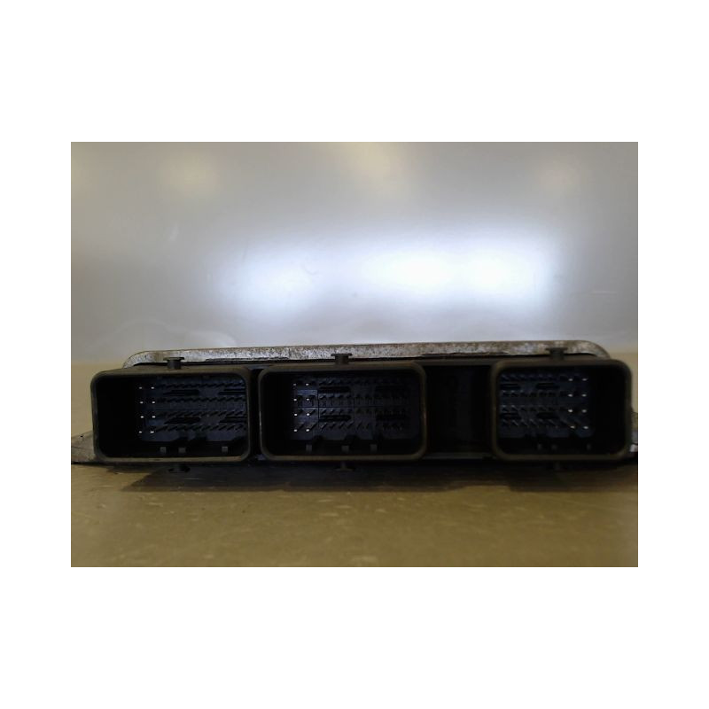 CALCULATEUR MOTEUR RENAULT CLIO