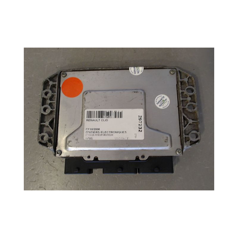 CALCULATEUR MOTEUR RENAULT CLIO