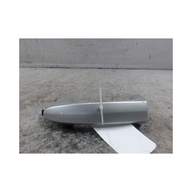 POIGNEE EXTERIEURE PORTE AVANT GAUCHE FORD FIESTA 2010-