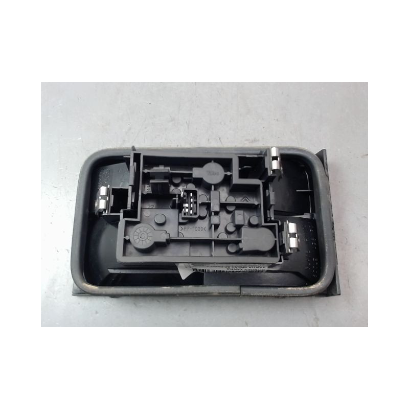FEU ARRIERE INTERIEUR GAUCHE CITROEN XANTIA BREAK Phase 2 1997-2001