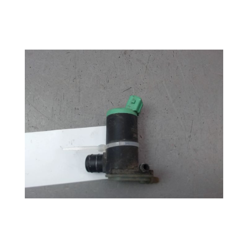 POMPE LAVE-GLACE AVANT PEUGEOT 206 + 2009-2013