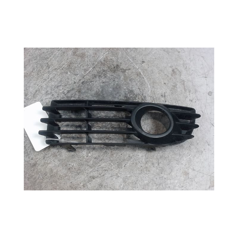 OBTURATEUR PHARE ADDITIONNEL GAUCHE PARE-CHOC AVANT MITSUBISHI COLT 2004-