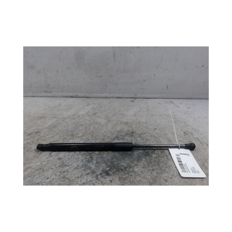 VERIN GAUCHE HAYON TOYOTA AURIS 2010-