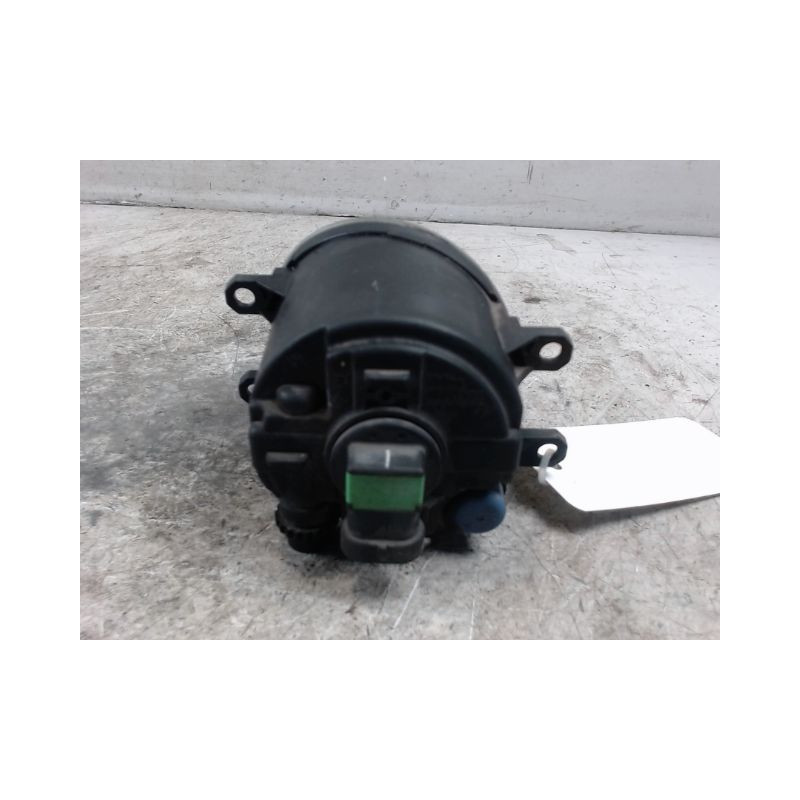 PHARE ANTIBROUILLARD AVANT DROIT TOYOTA AVENSIS 2003-