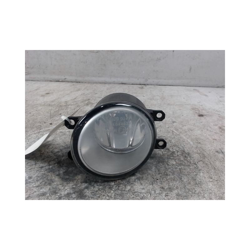 PHARE ANTIBROUILLARD AVANT GAUCHE TOYOTA AVENSIS 2003-
