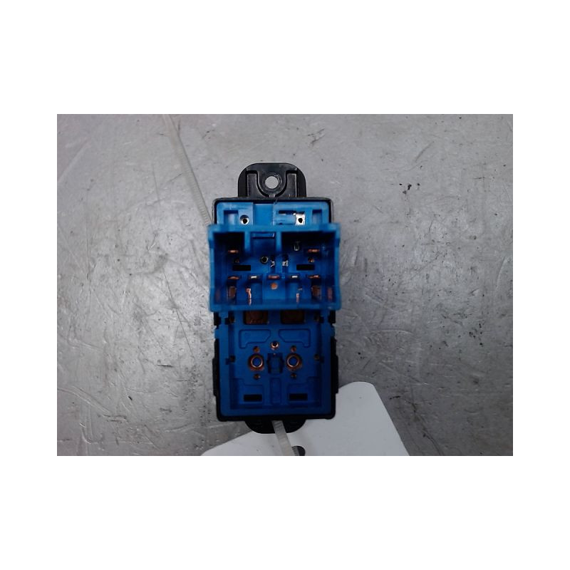 COMMANDE LEVE-GLACE PORTE AVD KIA PICANTO