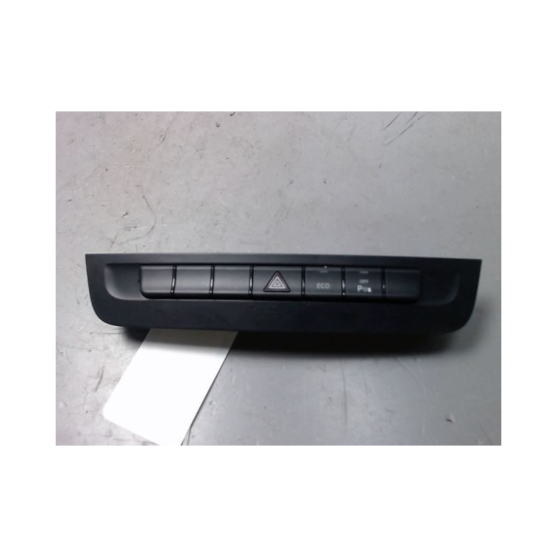 BOUTON DE WARNING MERCEDES CLASSE A