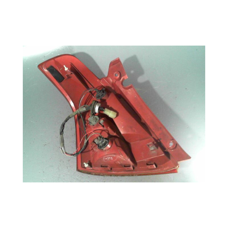 FEU ARRIERE DROIT SUZUKI SWIFT