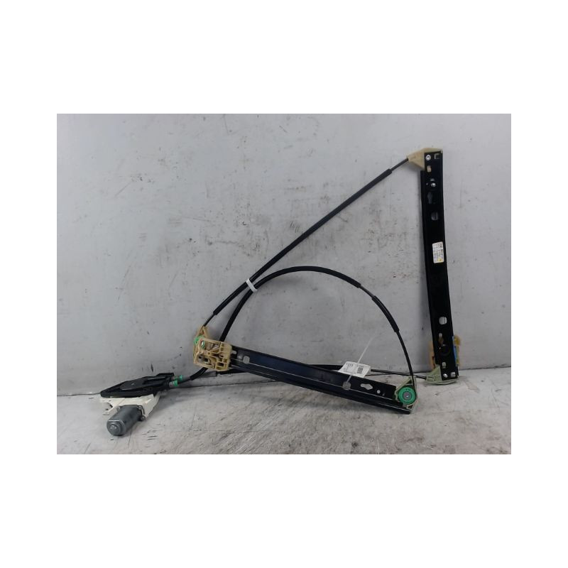 MECANISME+MOTEUR LEVE-GLACE AVANT GAUCHE AUDI A1