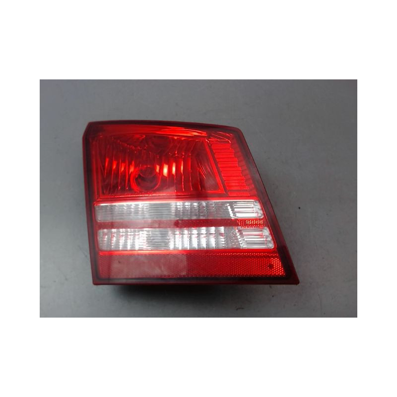 FEU ARRIERE INTERIEUR GAUCHE DODGE JOURNEY MONOSP. 2008-...