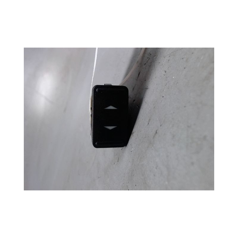 COMMANDE LEVE-GLACE PORTE AVD FORD FOCUS 2008-