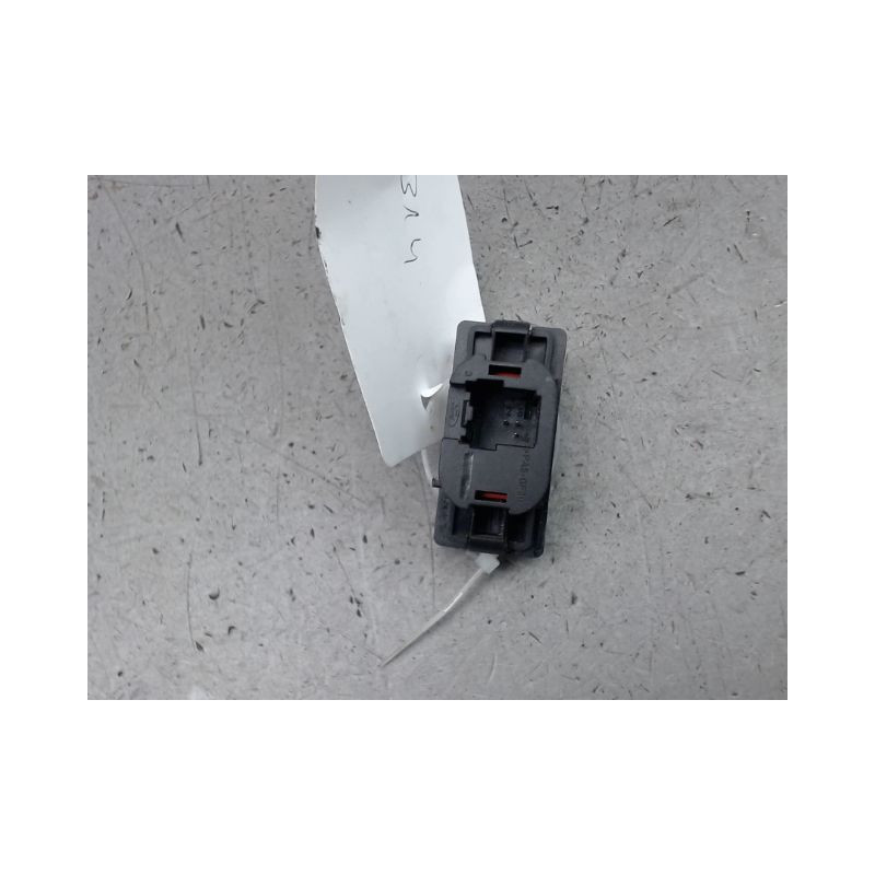 BOUTON DE WARNING FORD TRANSIT 350MJ 2006-