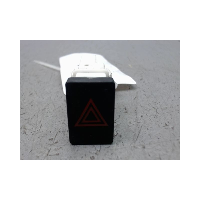 BOUTON DE WARNING NISSAN QHASQAI 2007-
