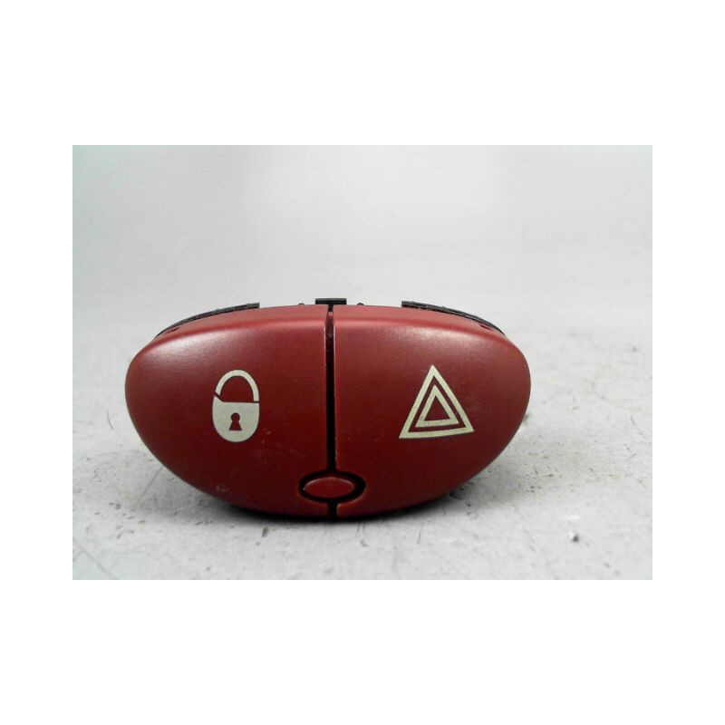 BOUTON DE WARNING PEUGEOT 206