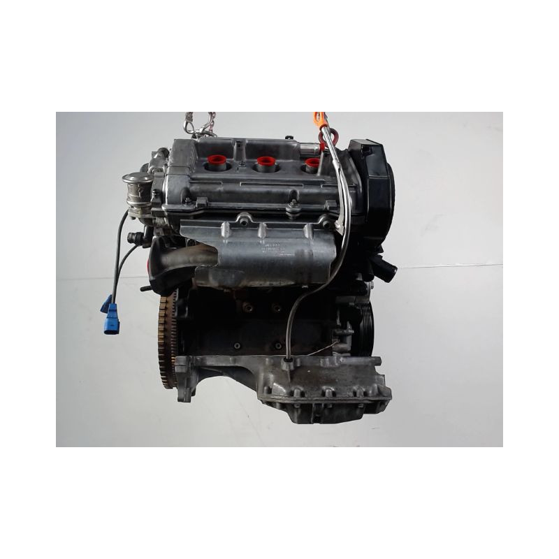 MOTEUR ESSENCE AUDI A4 BERL. II Phase 1  2001-2004 2.4