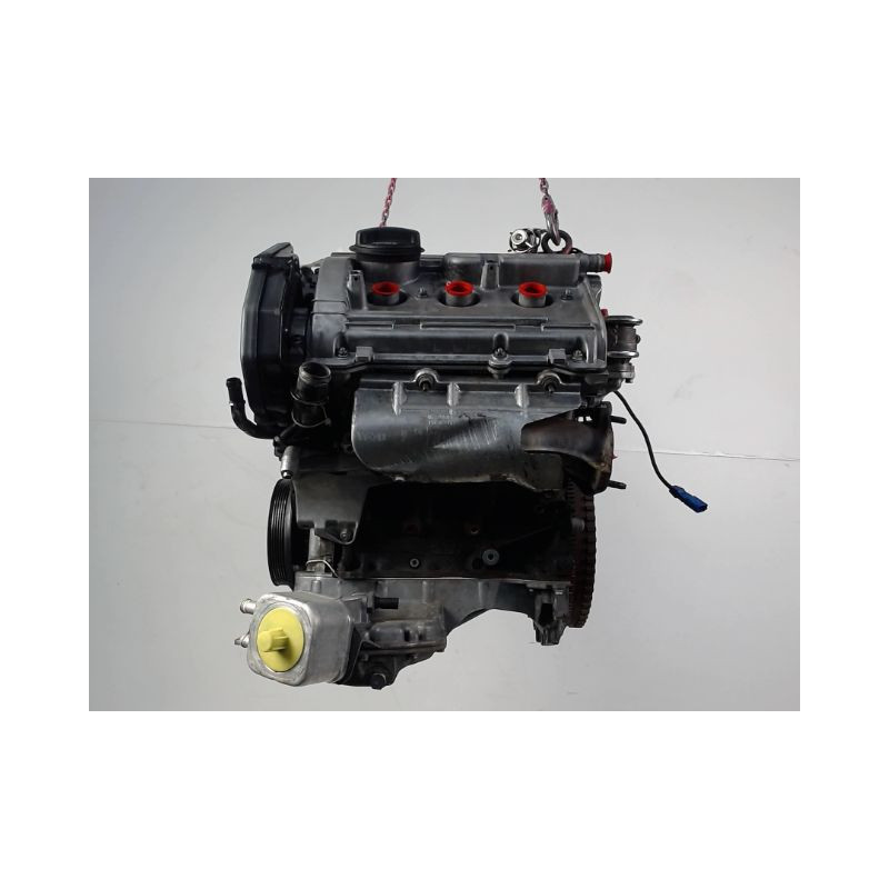MOTEUR ESSENCE AUDI A4 BERL. II Phase 1  2001-2004 2.4