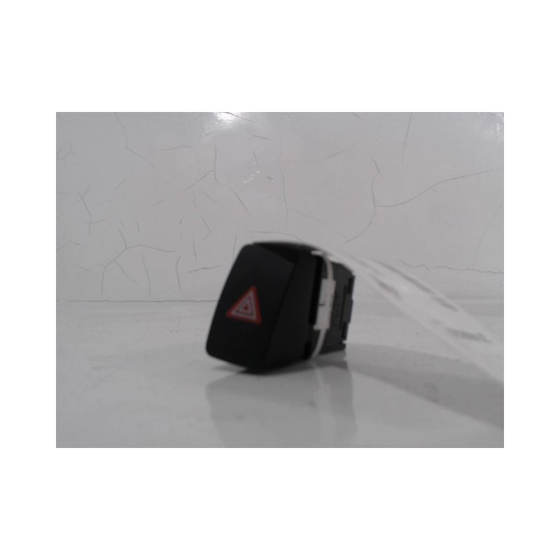 BOUTON DE WARNING KIA RIO