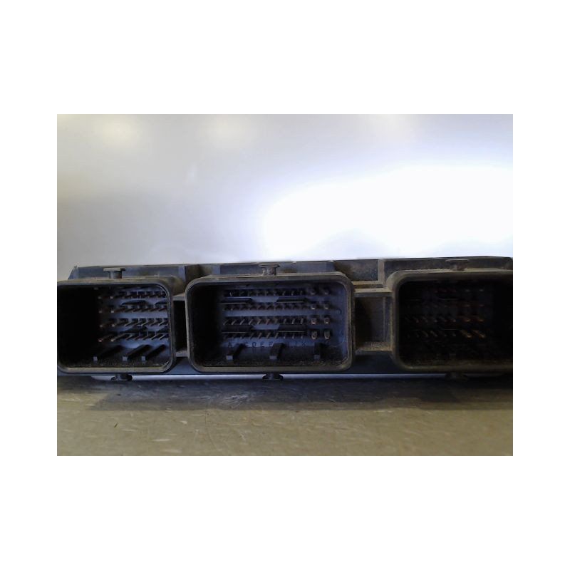 CALCULATEUR MOTEUR PEUGEOT 206