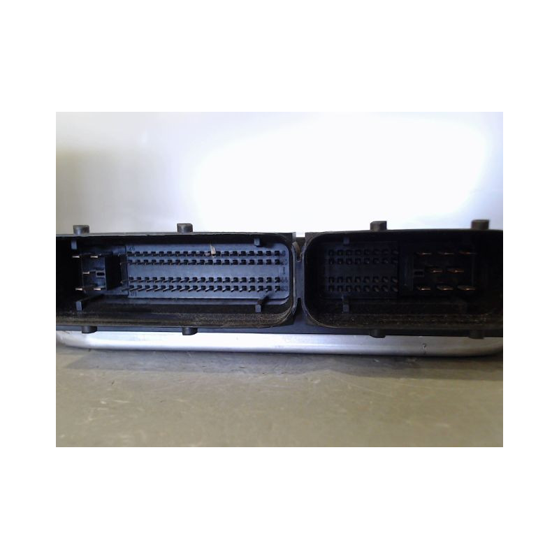 CALCULATEUR MOTEUR AUDI A8