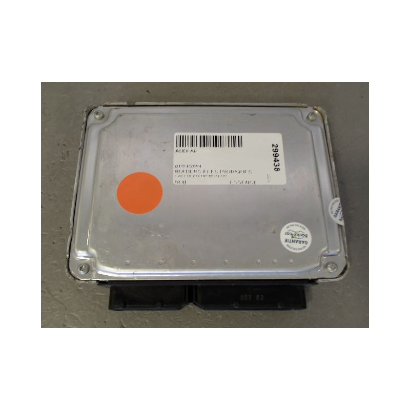 CALCULATEUR MOTEUR AUDI A8