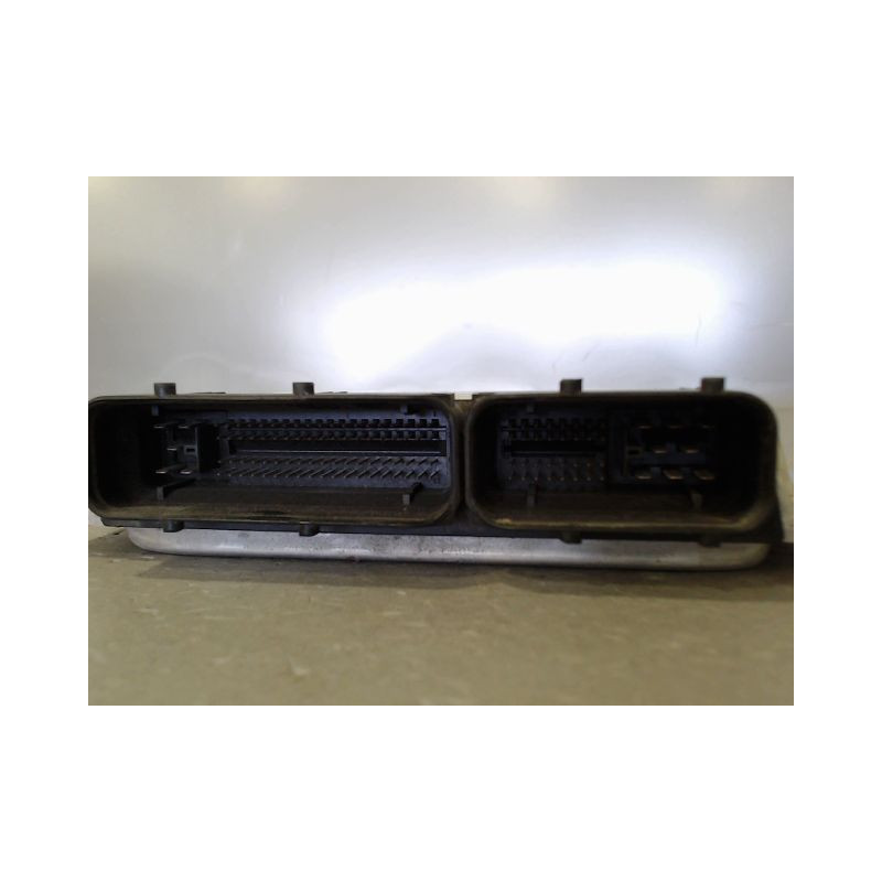 CALCULATEUR MOTEUR SEAT LEON
