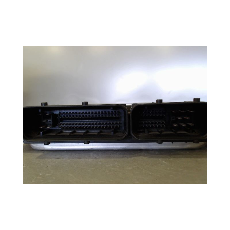 CALCULATEUR MOTEUR AUDI A6