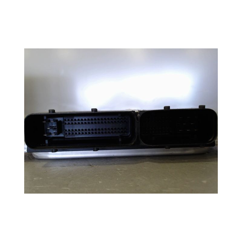 CALCULATEUR MOTEUR AUDI A4