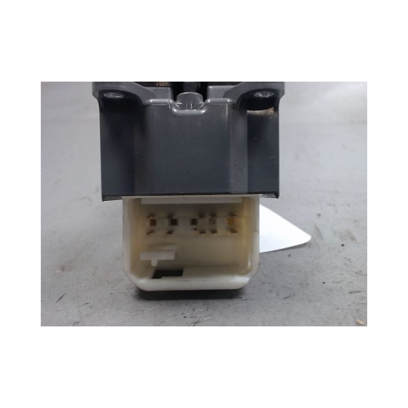 COMMANDE LEVE-GLACE PORTE AVG TOYOTA YARIS II 2010-