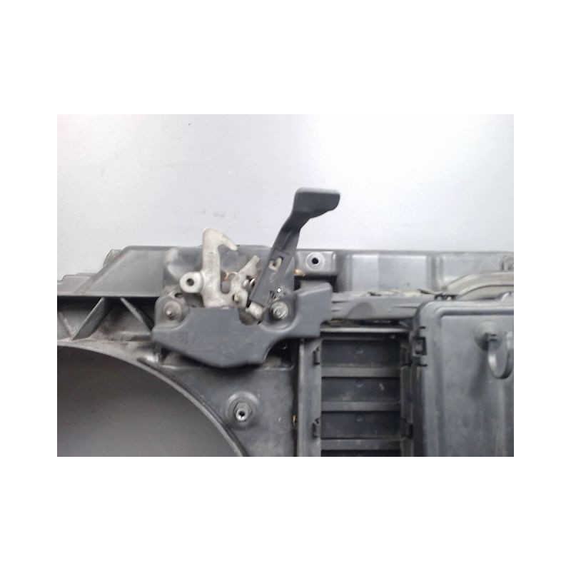 SUPPORT RADIATEUR PEUGEOT 407