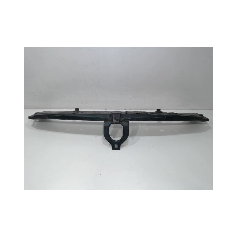 TRAVERSE SUPERIEURE ARMATURE AVANT MERCEDES E300