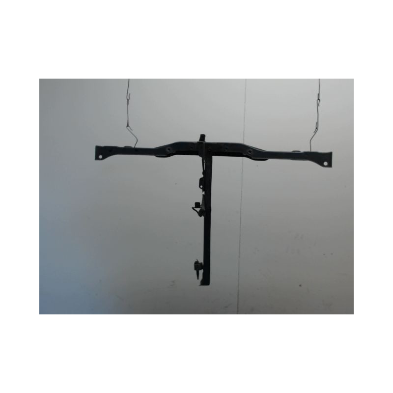 TRAVERSE SUPERIEURE ARMATURE AVANT TOYOTA AVENSIS