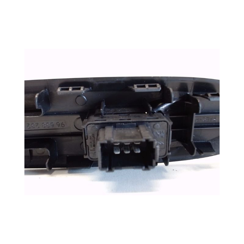 COMMANDE LEVE-GLACE PORTE AVD CITROEN DS3