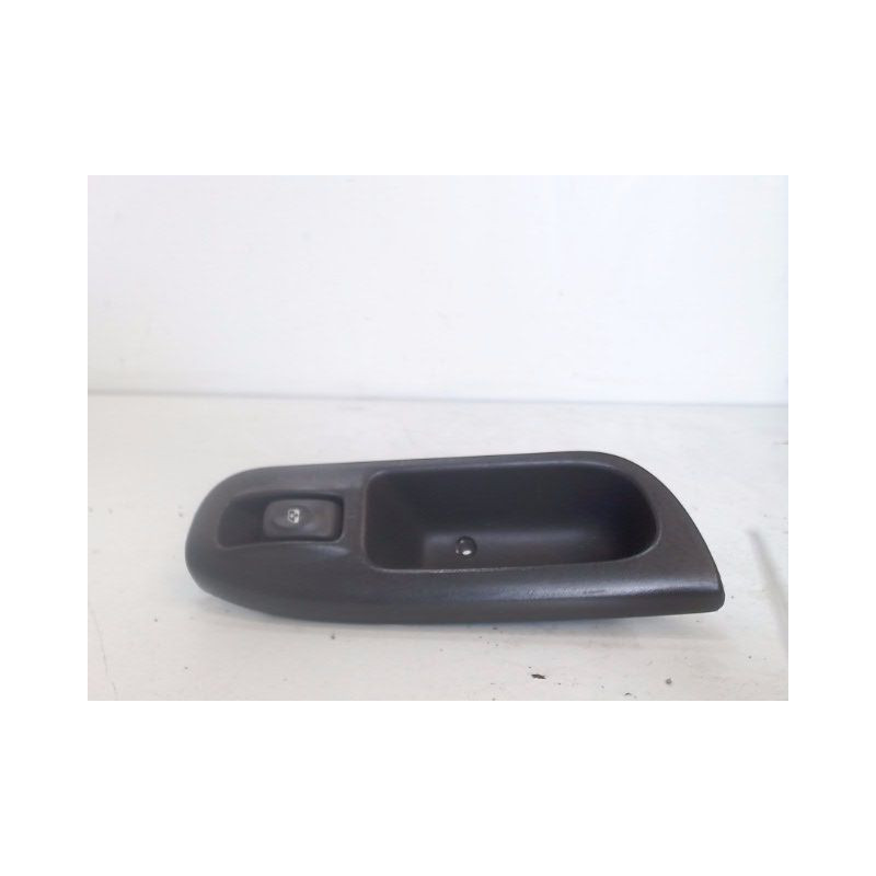 COMMANDE LEVE-GLACE PORTE AVD RENAULT MEGANE