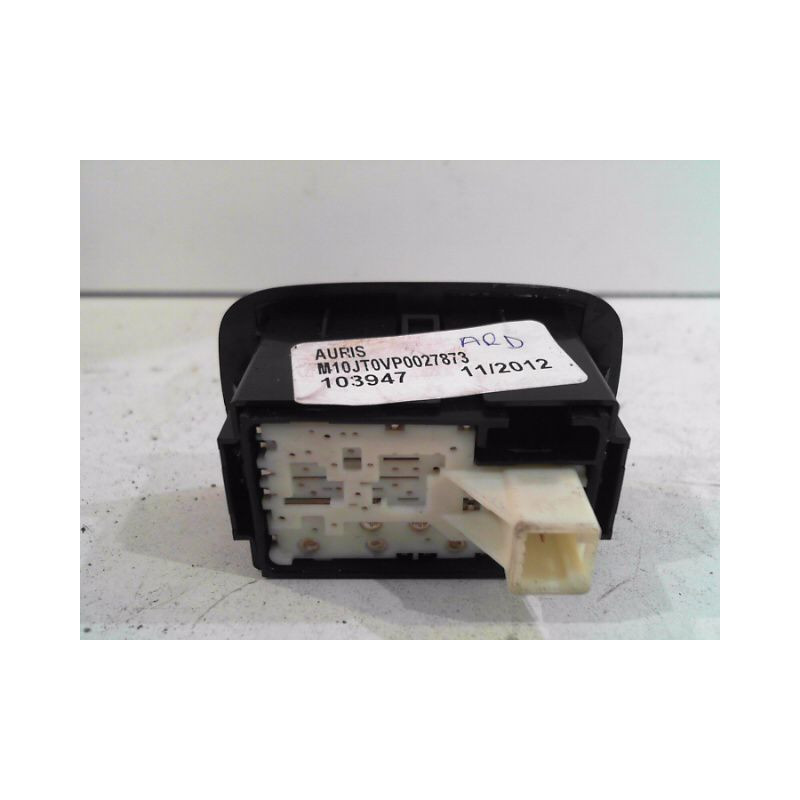 COMMANDE LEVE-GLACE PORTE ARD TOYOTA AURIS