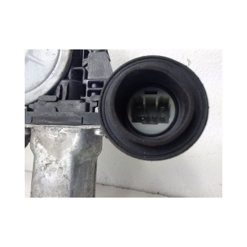 MECANISME+MOTEUR LEVE-GLACE AVANT DROIT SUZUKI SWIFT