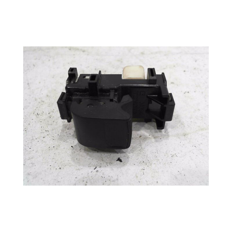 COMMANDE LEVE-GLACE PORTE AVD TOYOTA YARIS