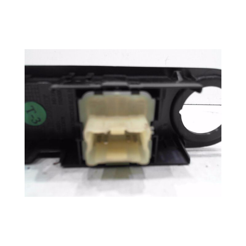 COMMANDE LEVE-GLACE PORTE AVG RENAULT CLIO