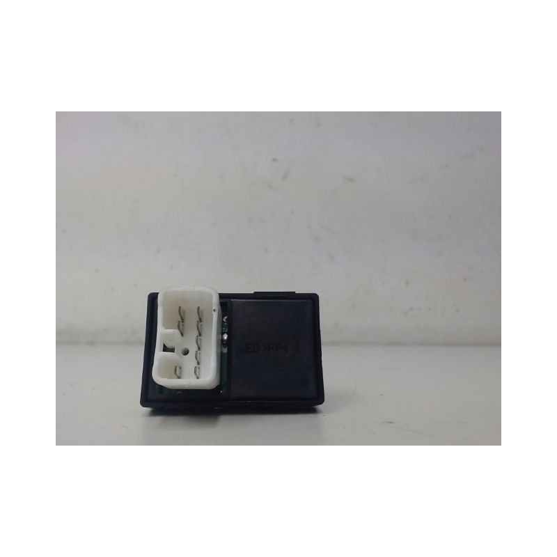 COMMANDE LEVE-GLACE PORTE AVD KIA CEE-D