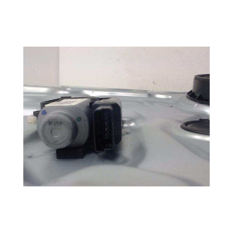 MECANISME+MOTEUR LEVE-GLACE AVANT DROIT KIA CEE-D