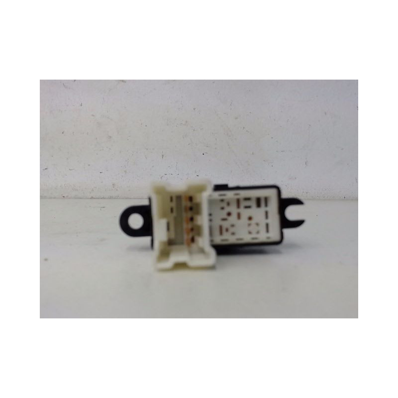 COMMANDE LEVE-GLACE PORTE AVD NISSAN MICRA