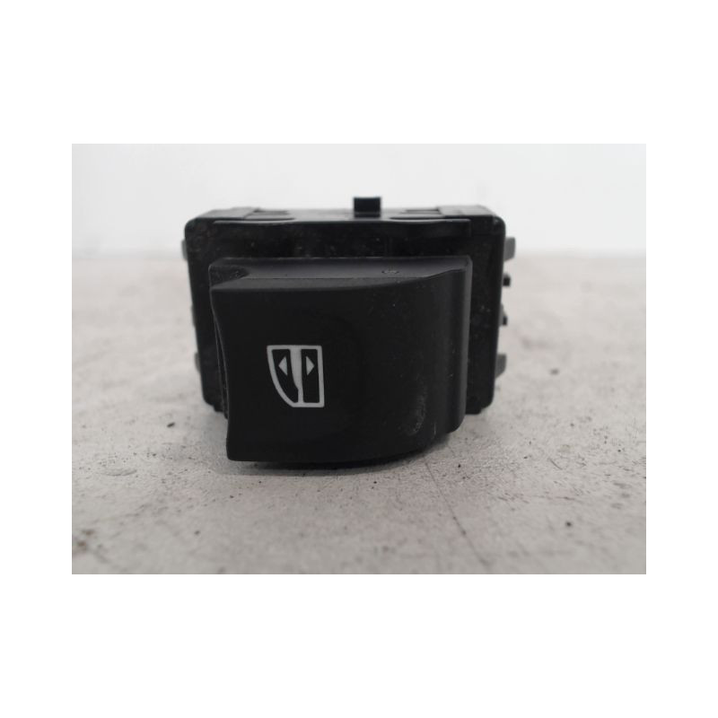 COMMANDE LEVE-GLACE PORTE AVD RENAULT SCENIC III