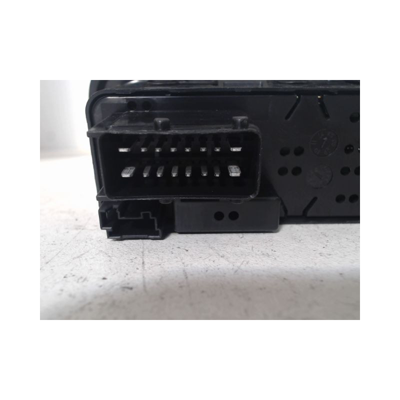 COMMANDE LEVE-GLACE PORTE AVG CITROEN C3