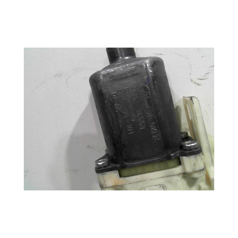 MECANISME+MOTEUR LEVE-GLACE AVANT DROIT FORD FOCUS 2008-