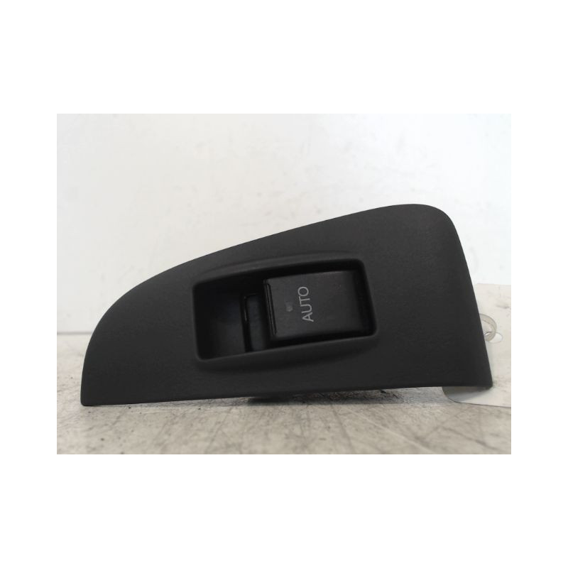 COMMANDE LEVE-GLACE PORTE ARG TOYOTA AVENSIS