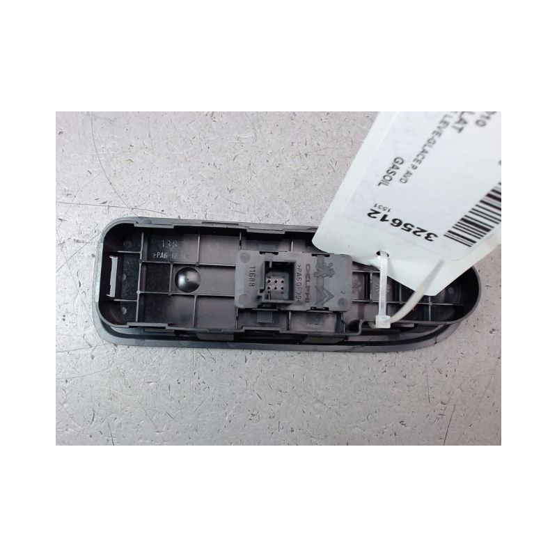 COMMANDE LEVE-GLACE PORTE AVD PEUGEOT 308 I Phase 1 2007-2011