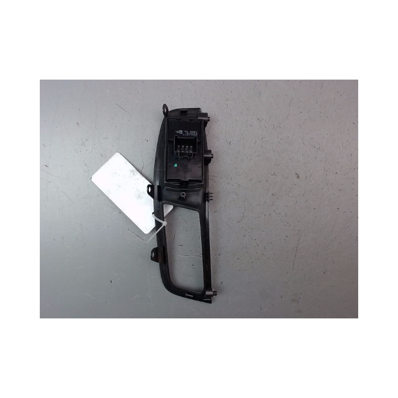 COMMANDE LEVE-GLACE PORTE AVG CHEVROLET ORLANDO