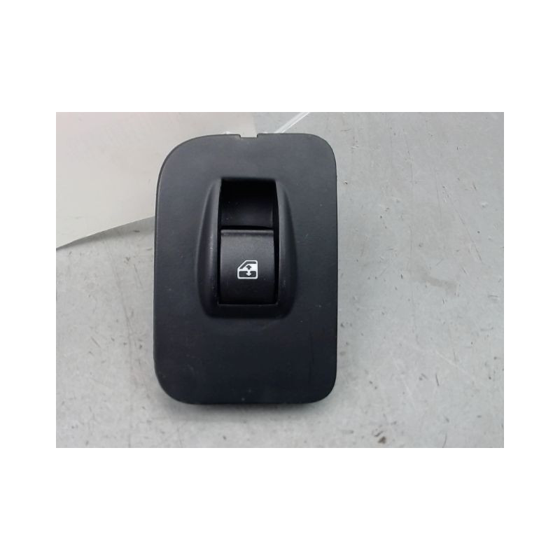 COMMANDE LEVE-GLACE PORTE AVD FIAT FIORINO