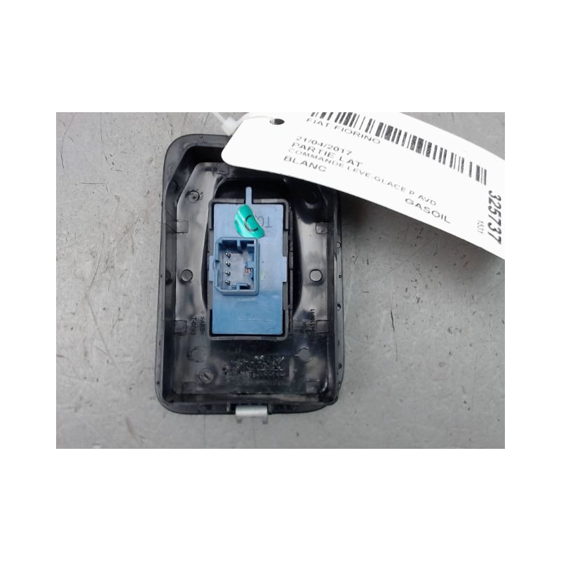 COMMANDE LEVE-GLACE PORTE AVD FIAT FIORINO