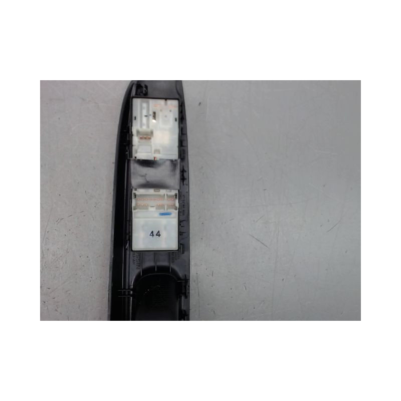 COMMANDE LEVE-GLACE PORTE AVG NISSAN NOTE