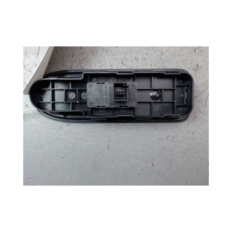 COMMANDE LEVE-GLACE PORTE AVD PEUGEOT 308 I Phase 1 2007-2011